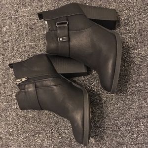 Charlotte Russe booties size 6